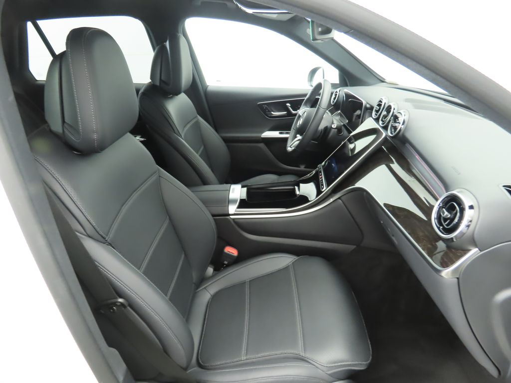 Thumbnail: 2025 Mercedes-Benz GLC - 20