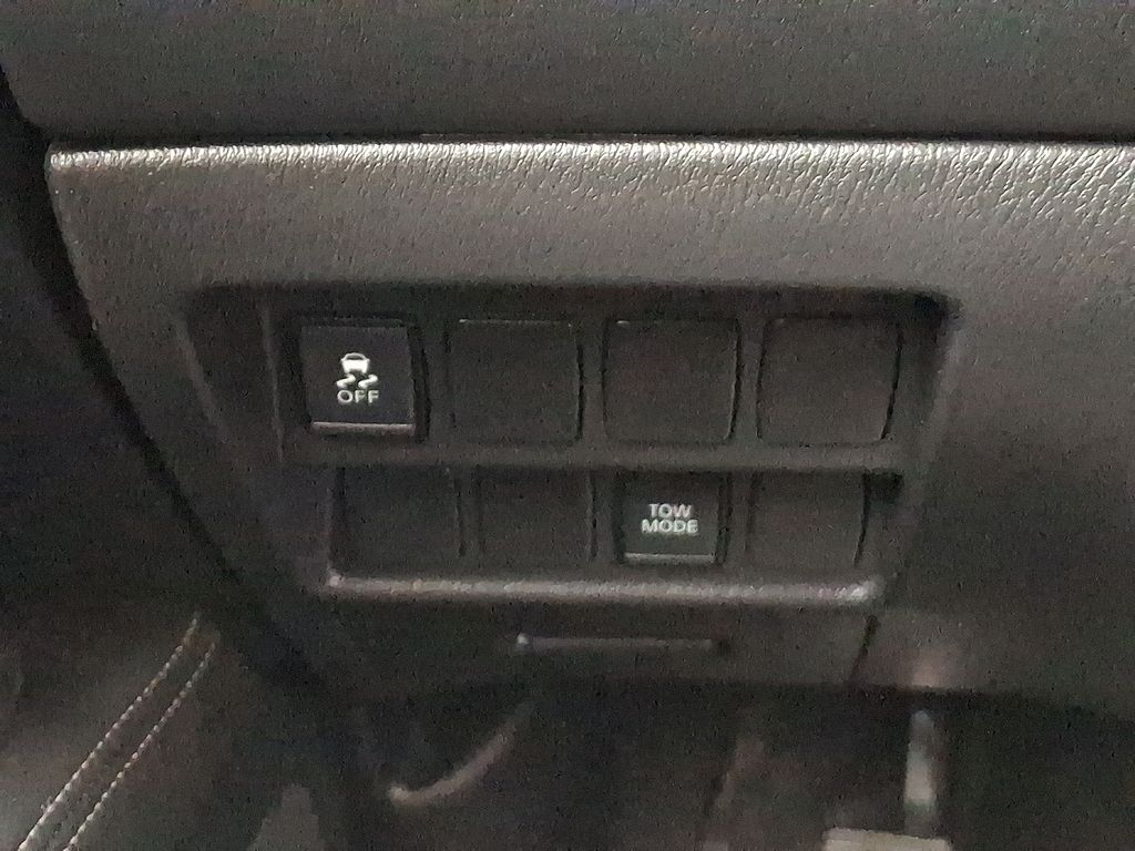 Thumbnail: 2020 Nissan Pathfinder - 23