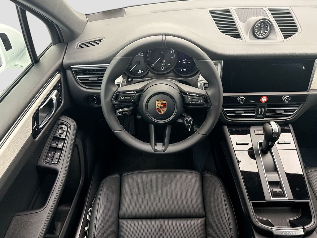 Thumbnail: 2026 Porsche Macan - 13