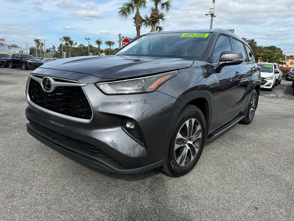 2022 Toyota Highlander XLE 4