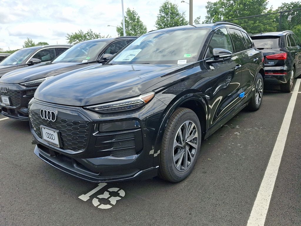 Thumbnail: 2025 Audi Q6 e-tron - 1
