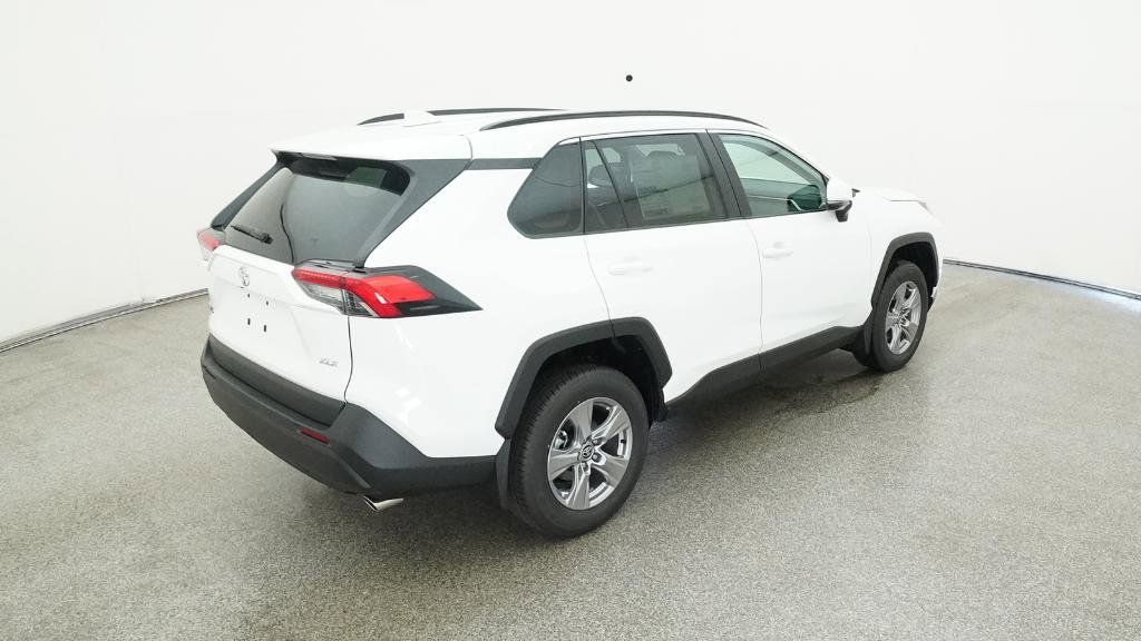 Thumbnail: 2025 Toyota RAV4 - 17