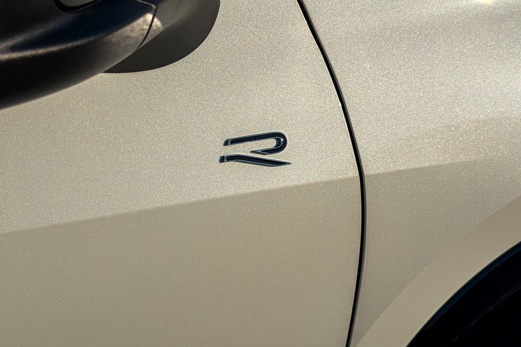 New 2026 White Volkswagen 2.0T SE R-Line Black image 7