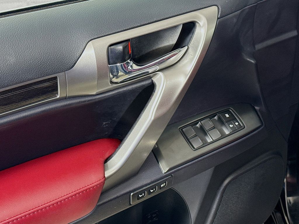 Thumbnail: 2023 Lexus GX - 18