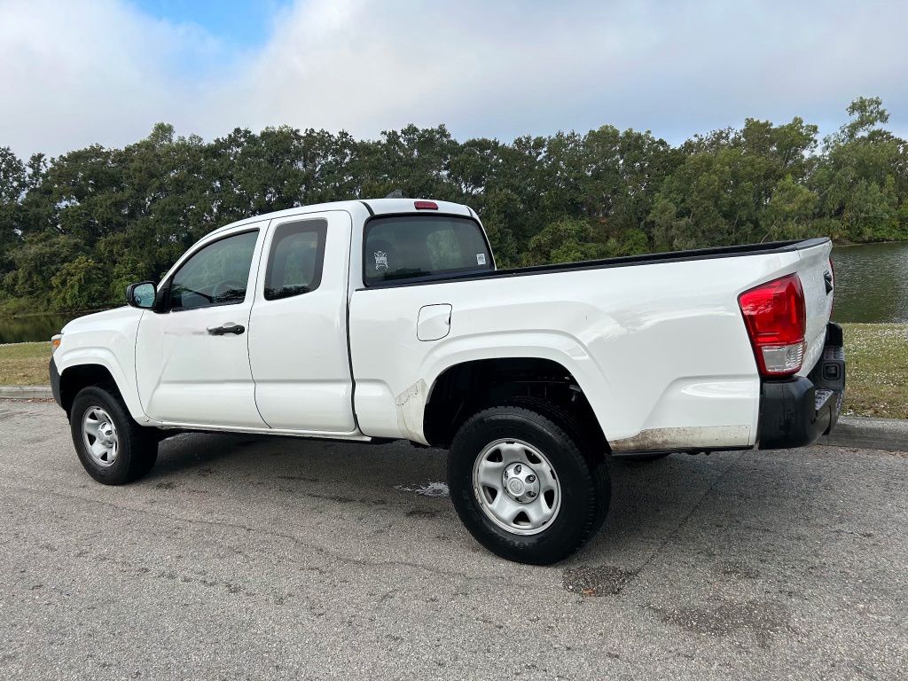 Thumbnail: 2017 Toyota Tacoma - 3