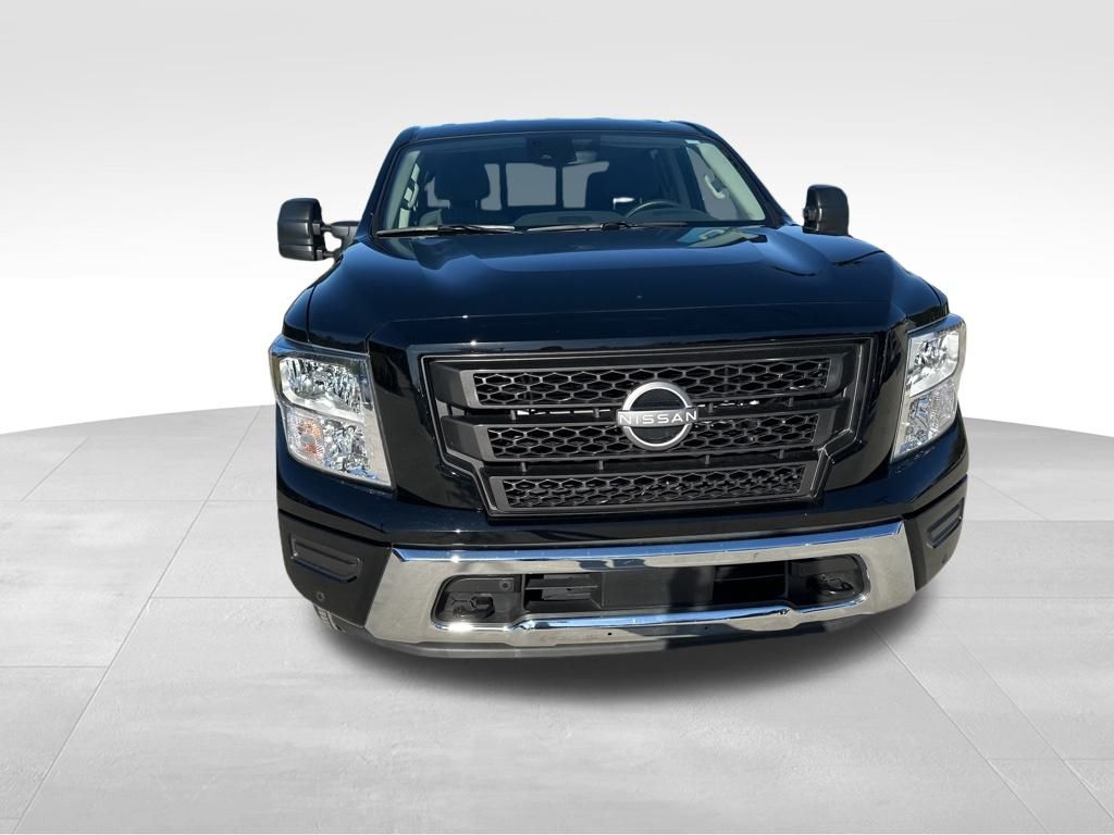 2024 Nissan Titan SV 3