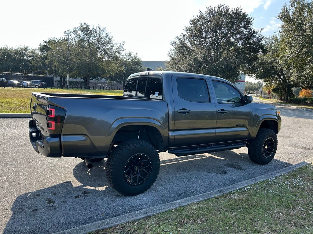 Thumbnail: 2018 Toyota Tacoma - 5
