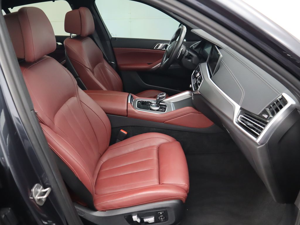 Thumbnail: 2022 BMW X6 - 21