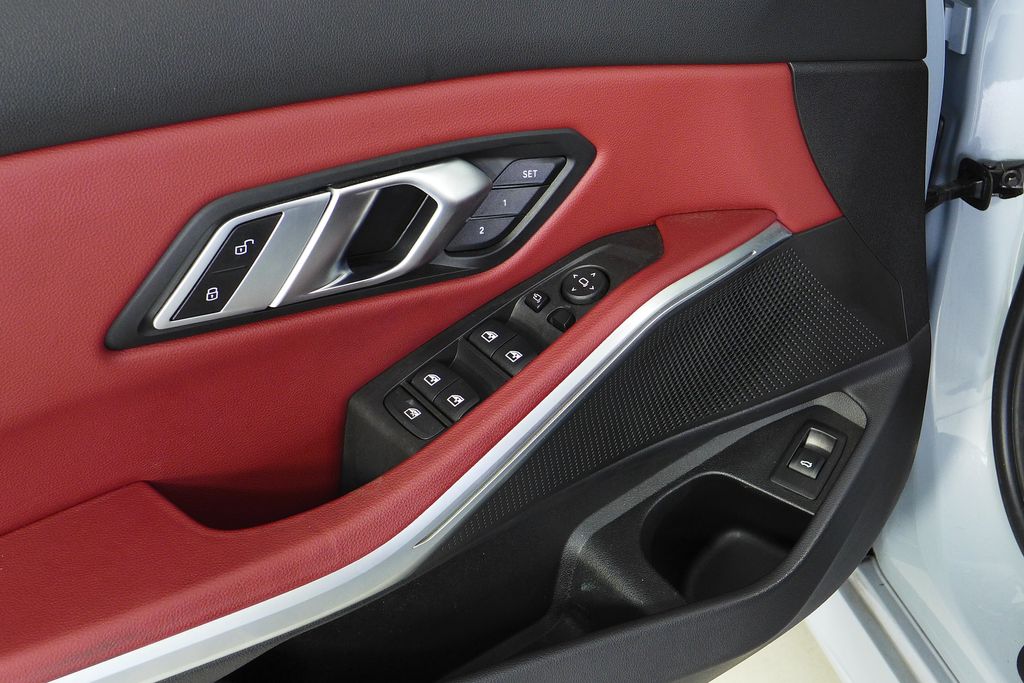 Thumbnail: 2023 BMW 3 Series - 12