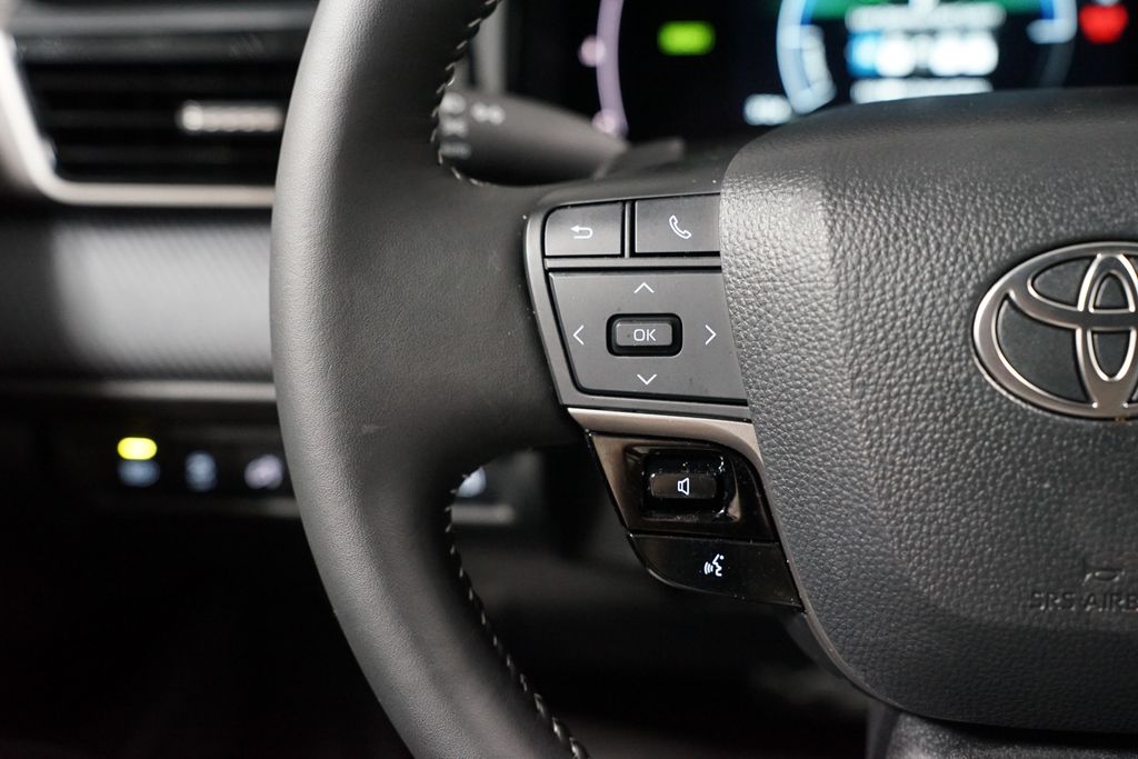 Thumbnail: 2025 Toyota Camry - 14