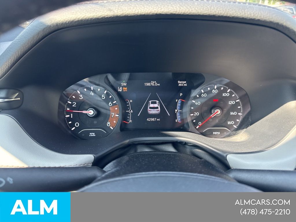 Used 2025 White Jeep Limited image 14
