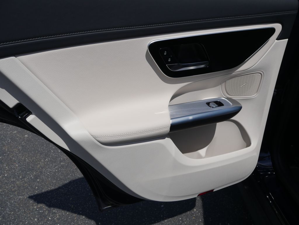 Thumbnail: 2024 Mercedes-Benz GLC - 19