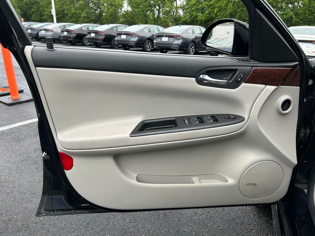 2011 Chevrolet Impala LTZ 16