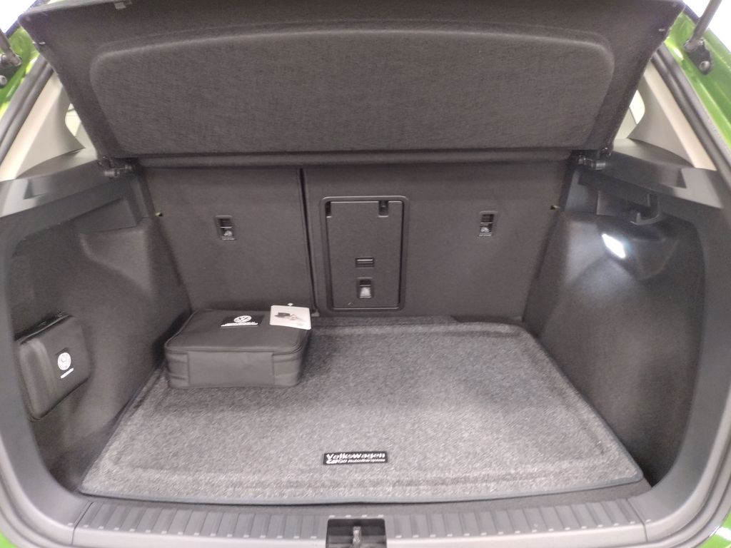 2025 Volkswagen Taos 1.5T SE Black