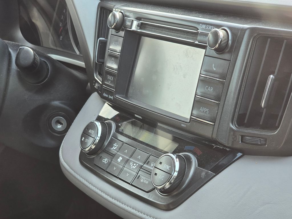 Used 2013 Red Toyota XLE image 15