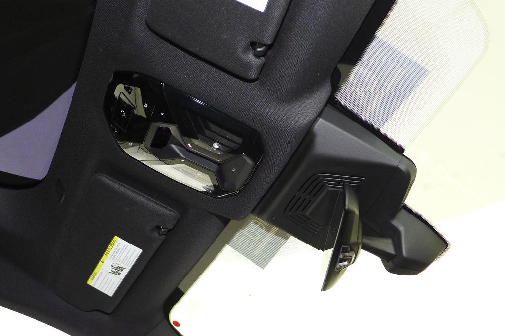 Thumbnail: 2023 BMW iX - 16