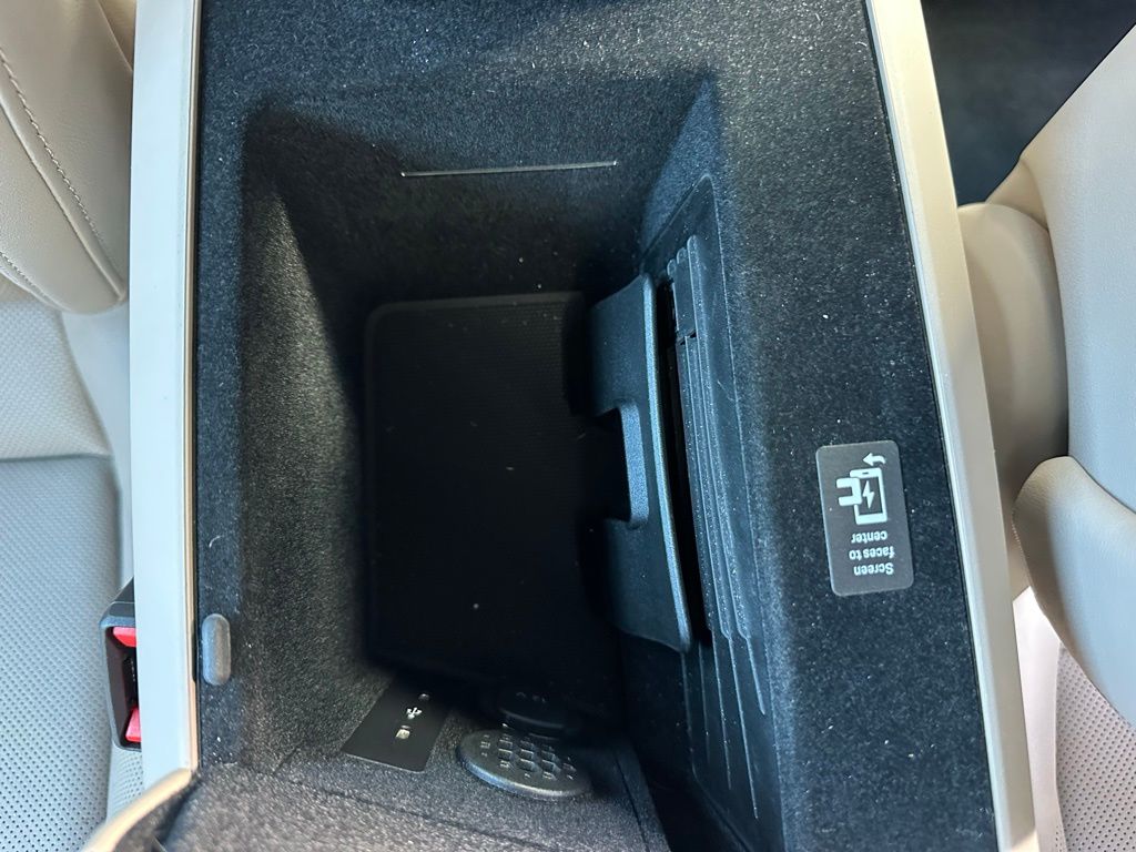 Thumbnail: 2025 Porsche Taycan - 26