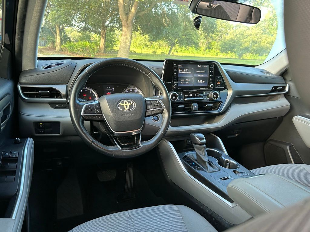 Thumbnail: 2021 Toyota Highlander - 12