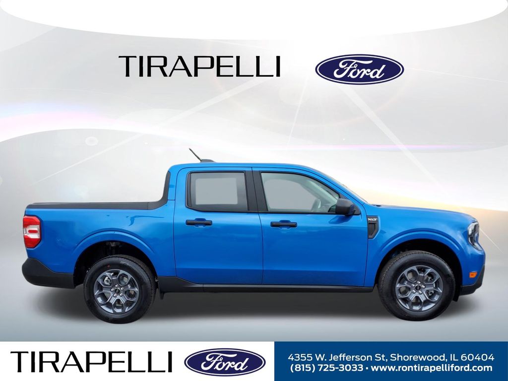 New 2025 Blue Ford XLT image 4