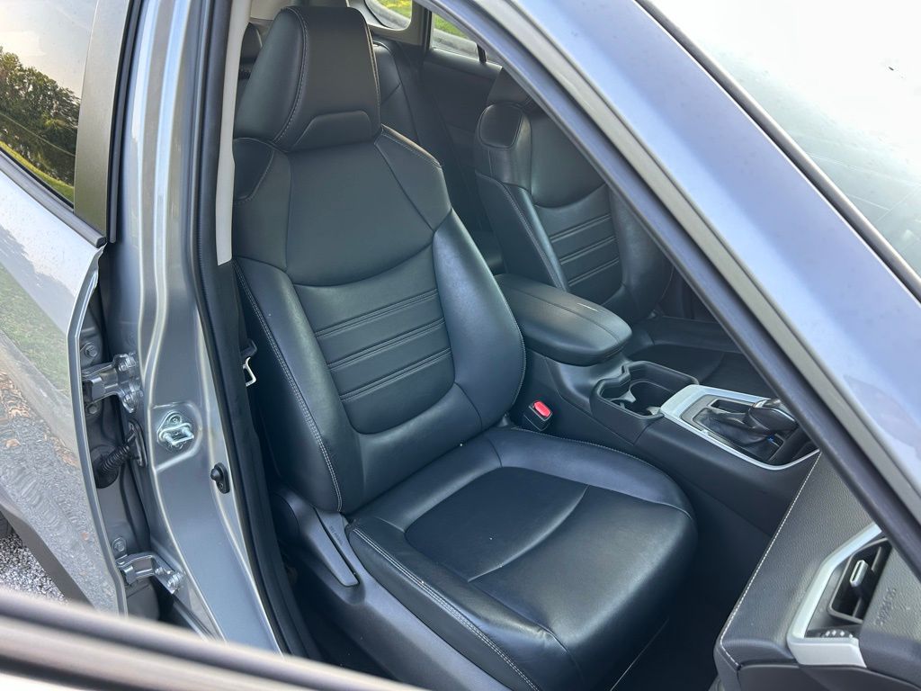 2021 Toyota RAV4 XLE Premium 14