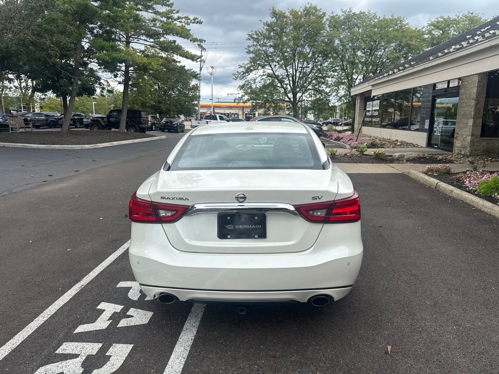 Used 2017 White Nissan 3.5 SV image 5