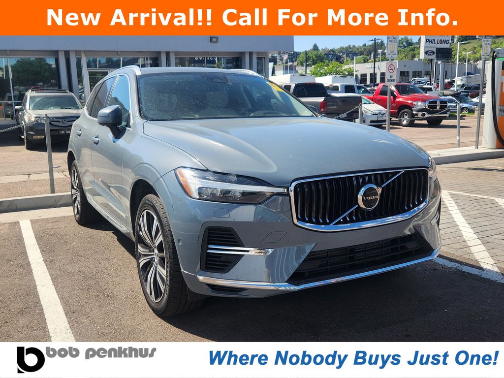 2023 Volvo XC60 Recharge Plug-In Hybrid T8 Plus Bright Theme