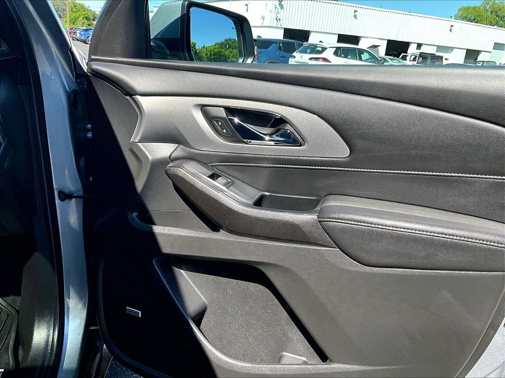 2023 Chevrolet Traverse — photo 12