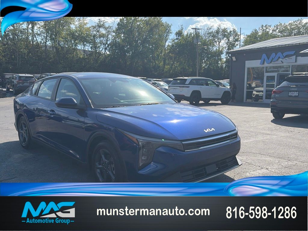 Deep Sea Blue 2026 Kia K4 Sedan Front-Wheel Drive Continuously Variable Transmission