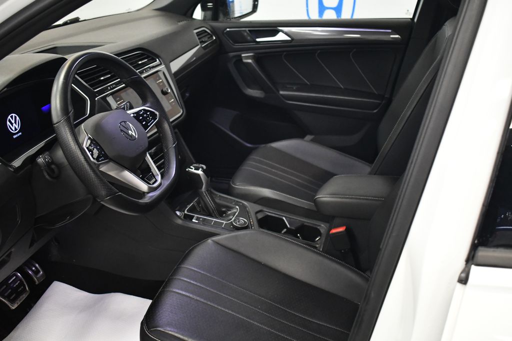 Thumbnail: 2022 Volkswagen Tiguan - 6