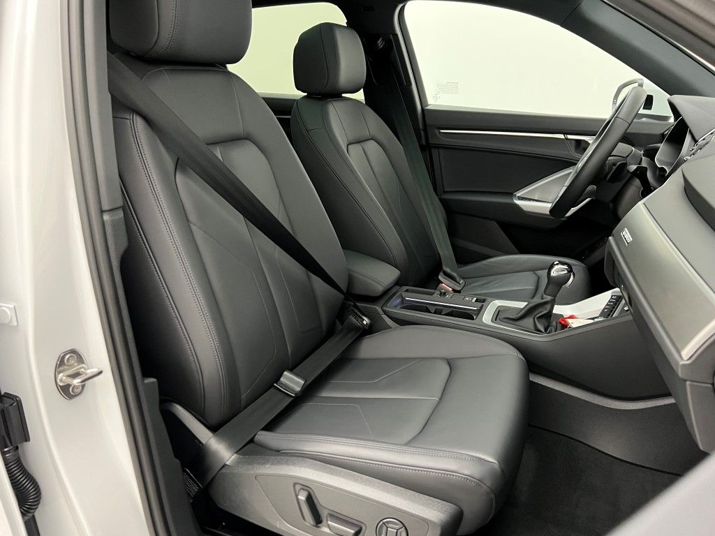 Thumbnail: 2025 Audi Q3 - 14