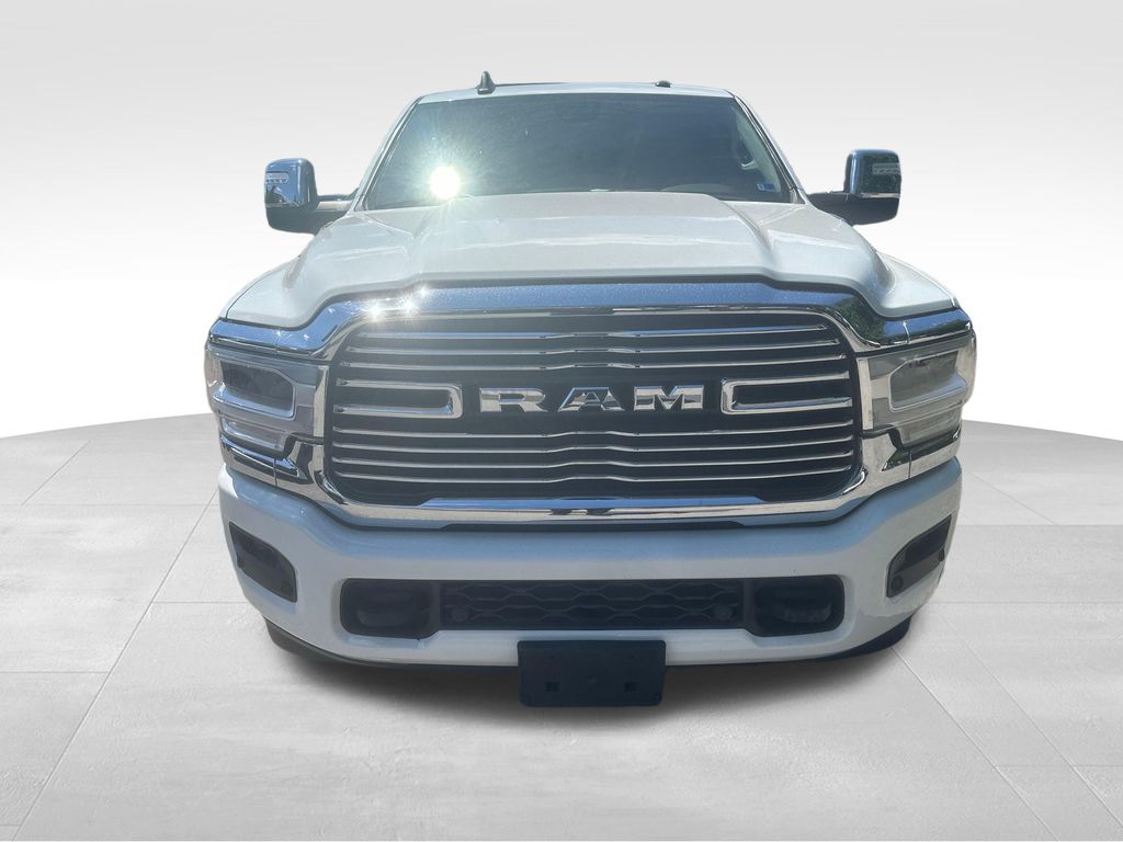 Used 2023 White Ram Laramie image 35