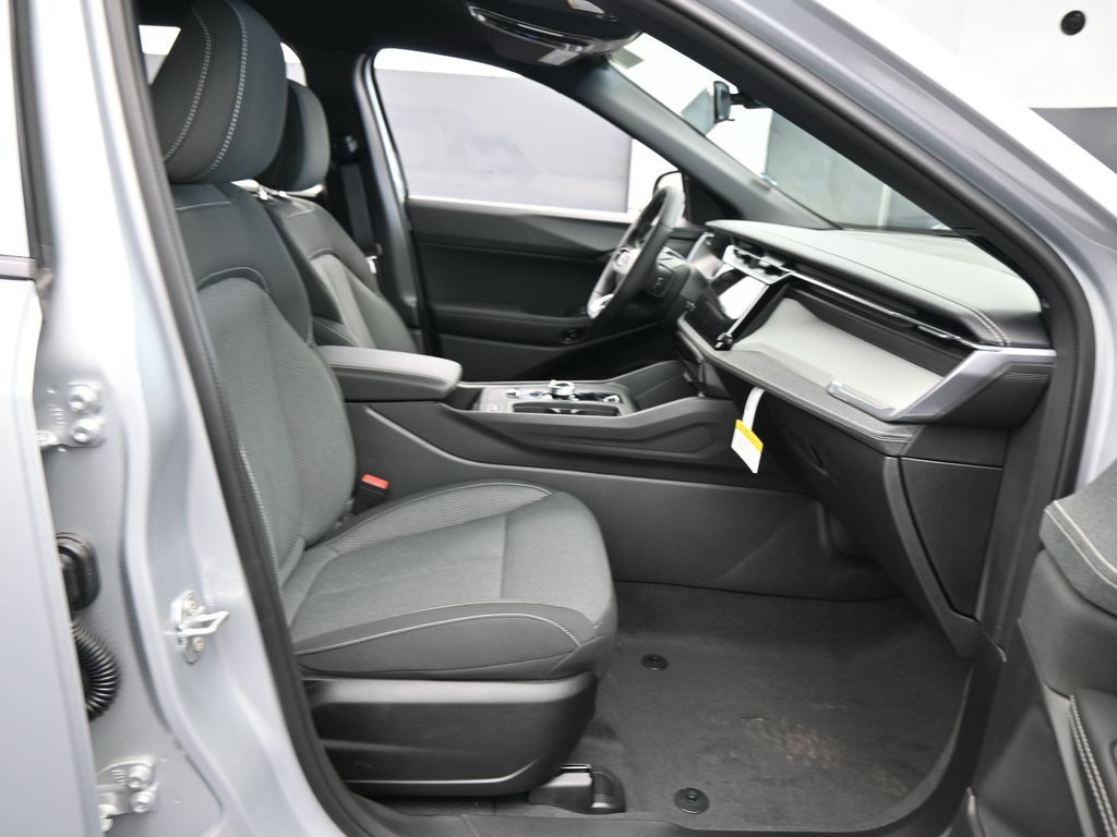 New 2026 silver zynith clearcoat Jeep Laredo image 38