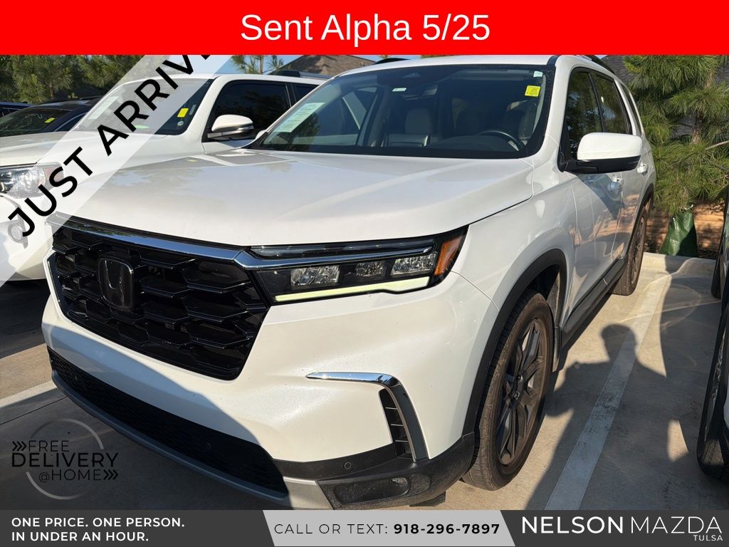 2023 Honda Pilot Touring 2WD's photo