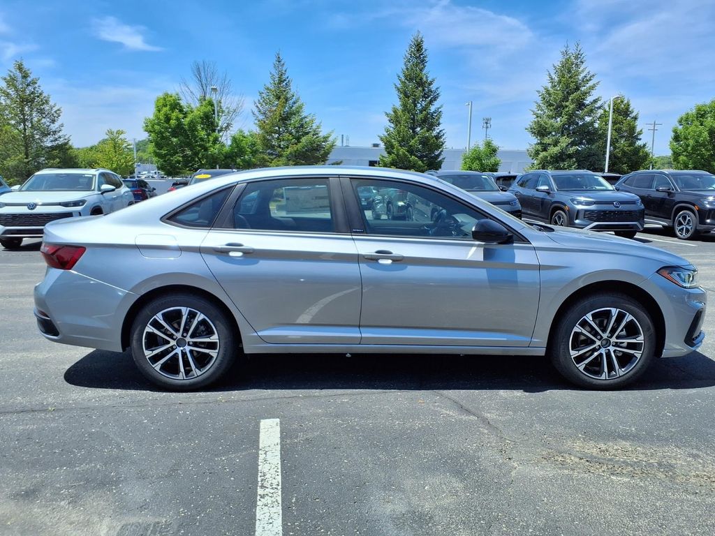 New 2026 Pyrite Silver Metallic Volkswagen 1.5T Sport image 3