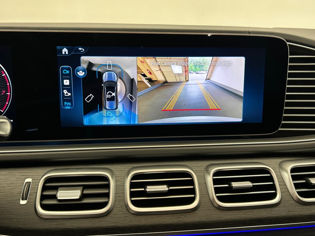 2025 Mercedes-Benz GLS 450 4MATIC 18