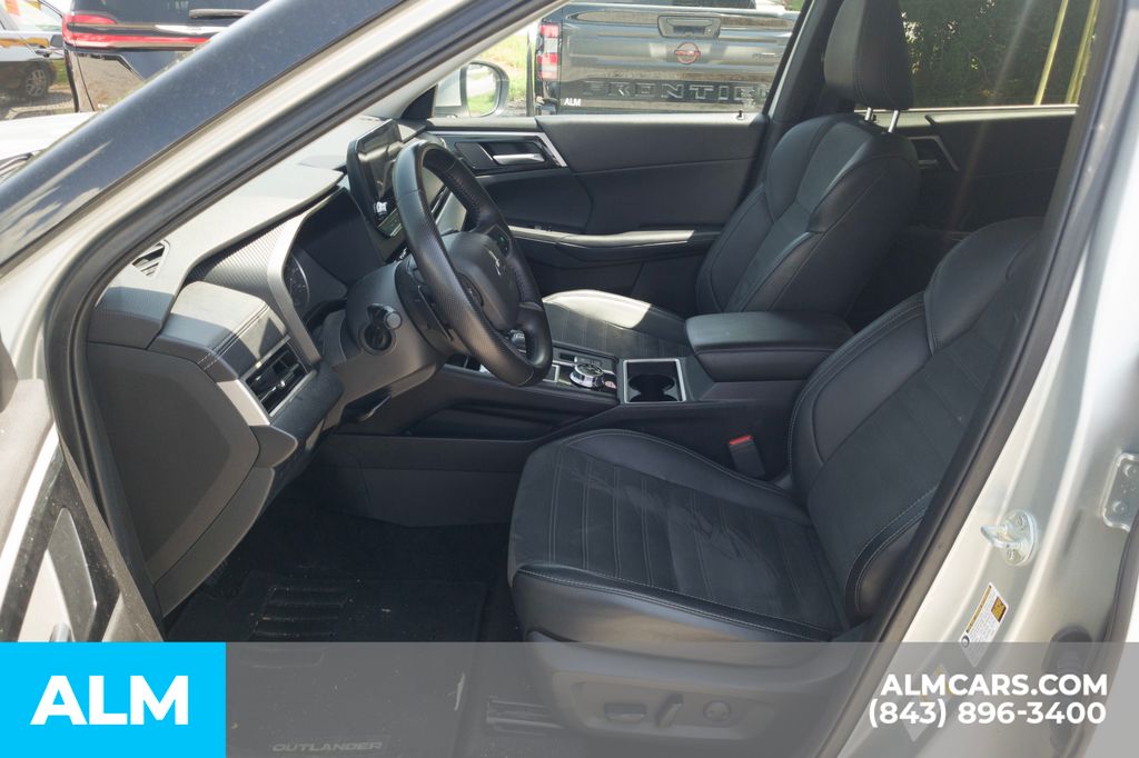 Used 2024 Gray Mitsubishi SE image 6