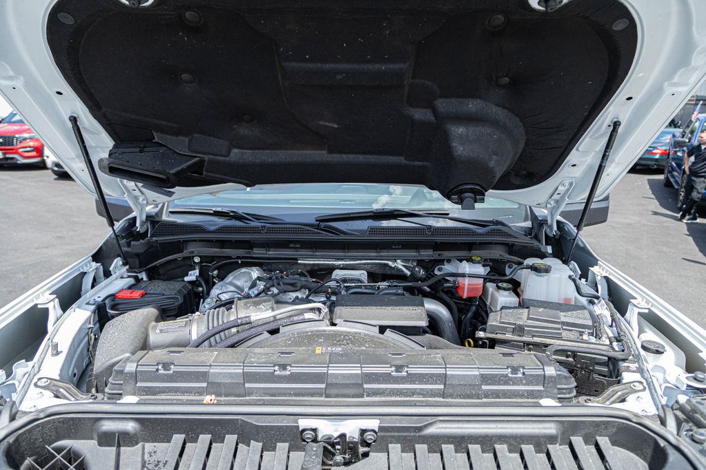 Used 2025 White GMC Denali Ultimate image 32