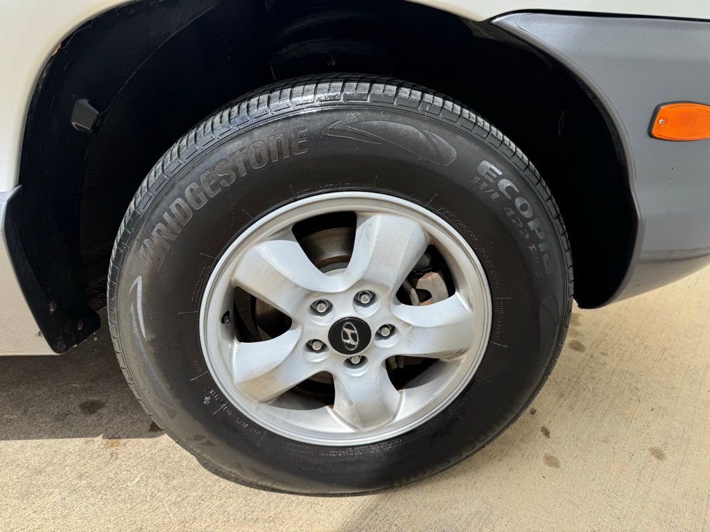 Used Car 2005 Hyundai Santa Fe  Gls For Sale Under $10,000 In Georgetown, Texas