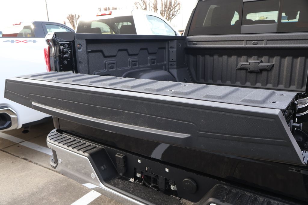 Thumbnail: 2026 Chevrolet Silverado 1500 - 11