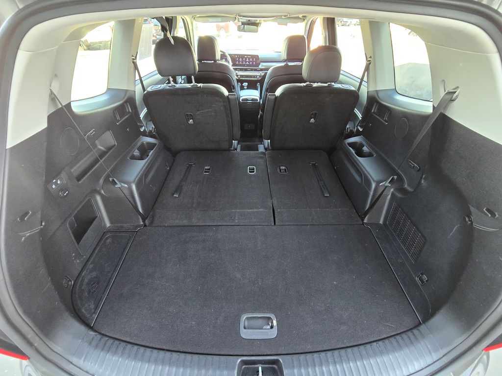 Used 2025 Green Kia S image 31