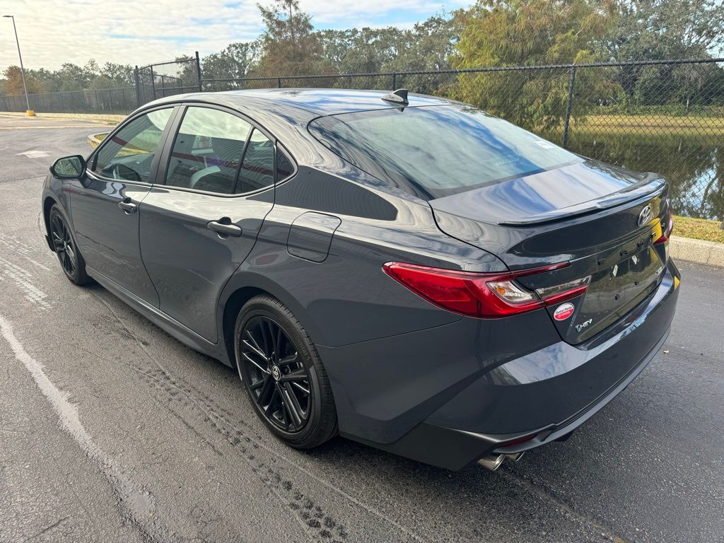 2025 Toyota Camry SE 3