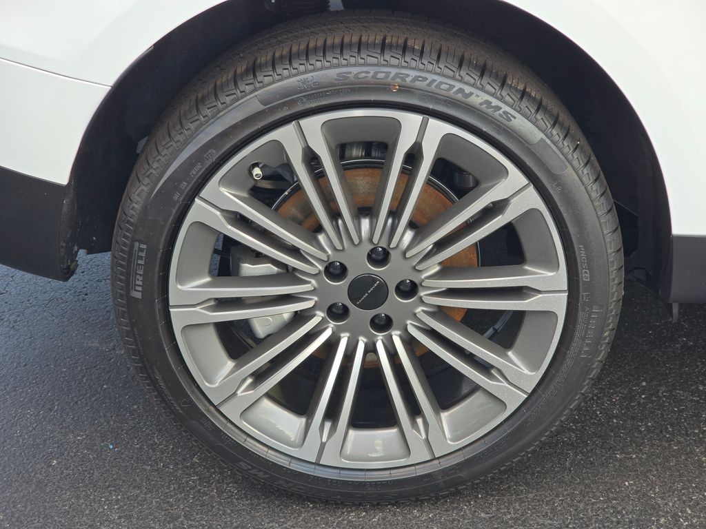 New 2026 White Land Rover SE image 9