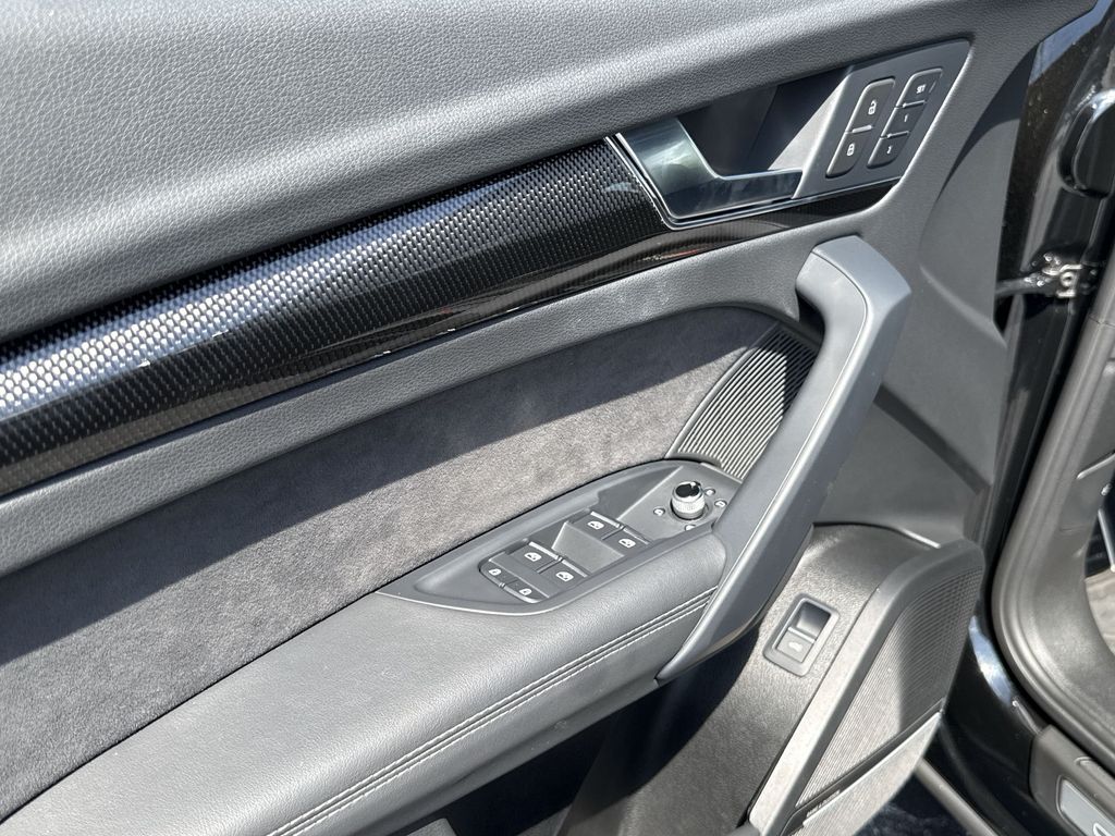 Thumbnail: 2024 Audi SQ5 - 29