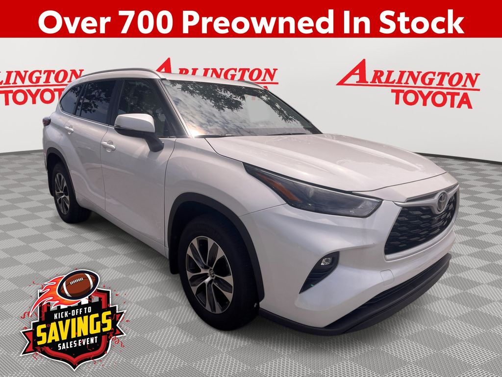 White (Wind Chill Pearl) 2025 Toyota Highlander SUV / Crossover All-Wheel Drive 8-Speed Automatic