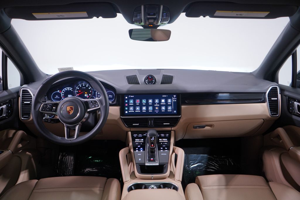 Thumbnail: 2022 Porsche Cayenne - 10