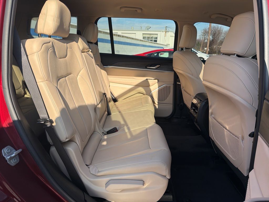 Thumbnail: 2021 Jeep Grand Cherokee L - 24