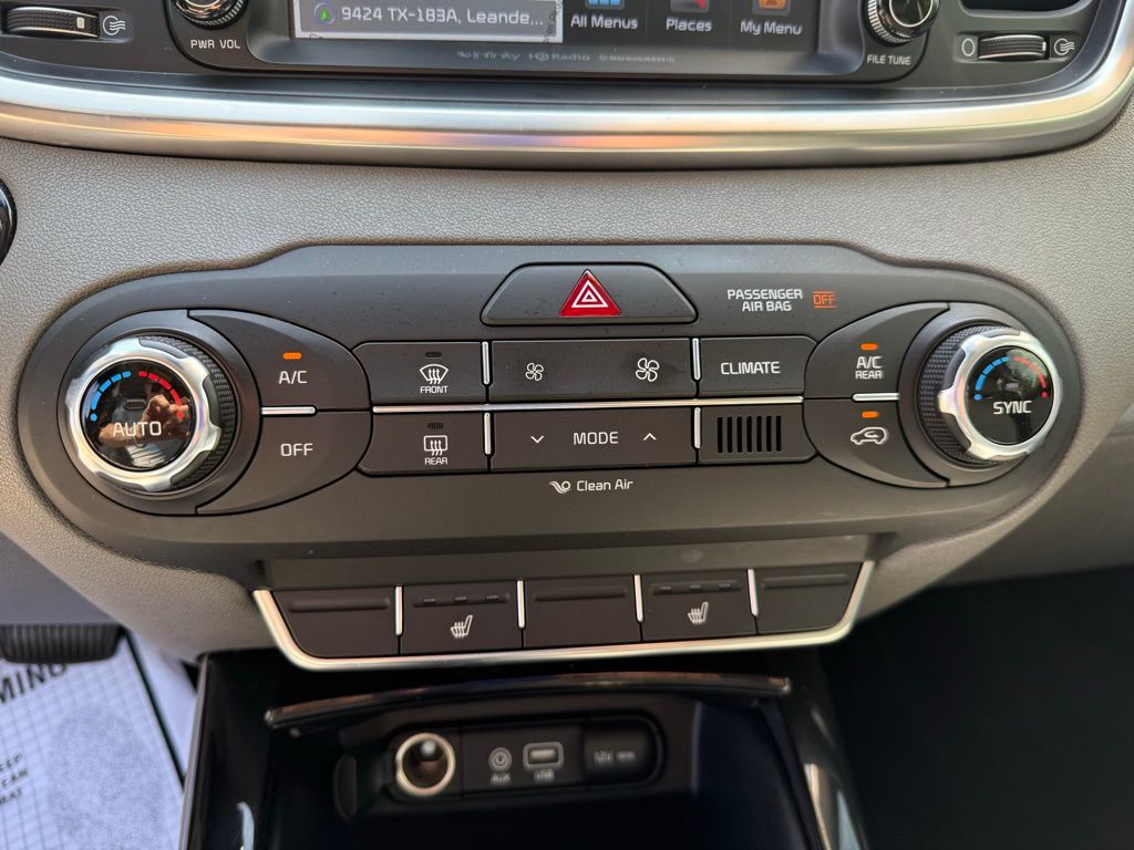 Thumbnail: 2018 Kia Sorento - 18