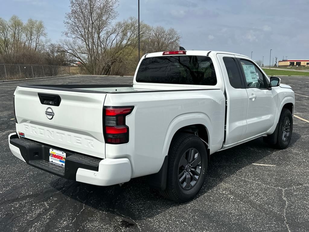2025 Nissan Frontier SV photo