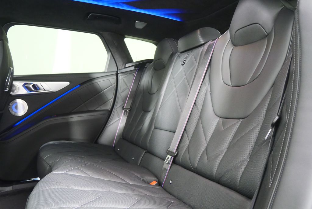 Thumbnail: 2026 BMW XM - 18