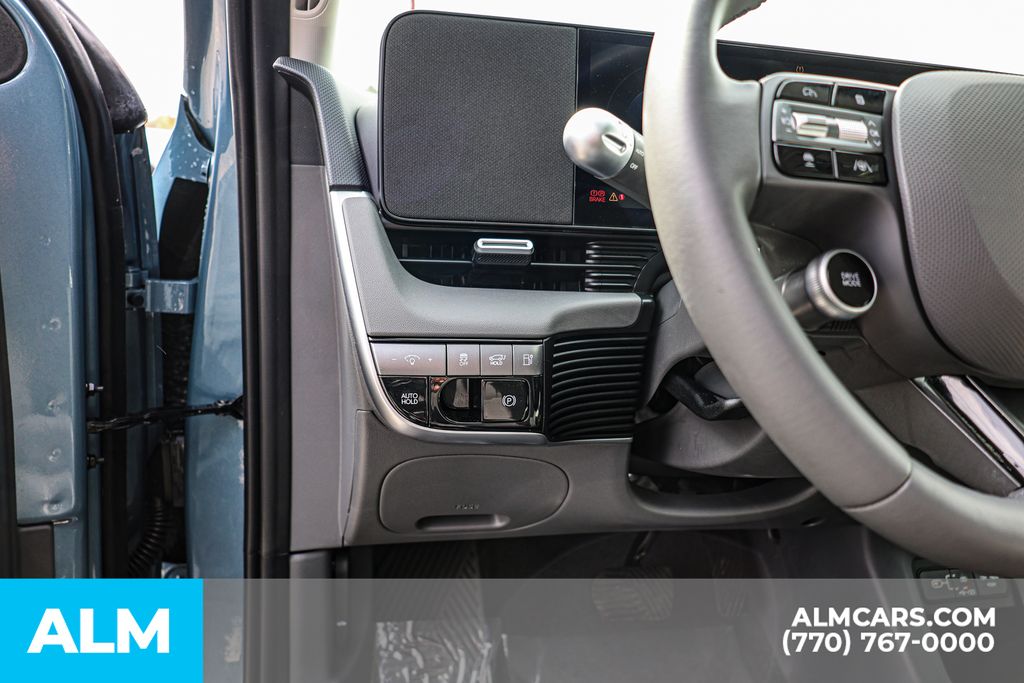 Used 2025 Blue Hyundai SEL image 27